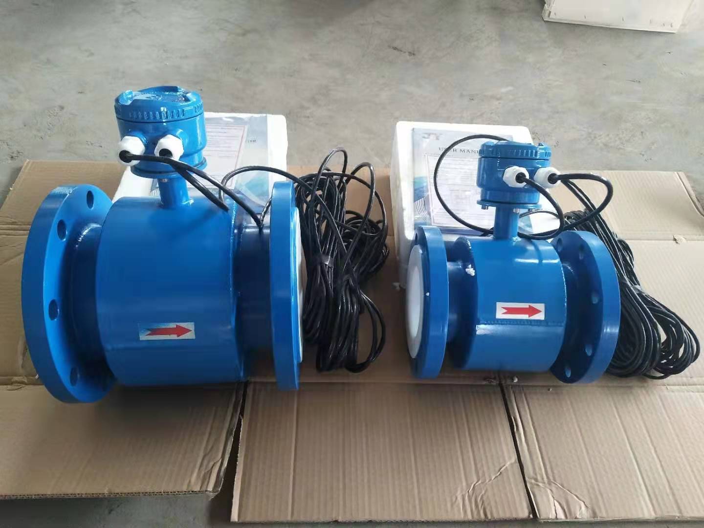 Split electromagnetic flowmeter